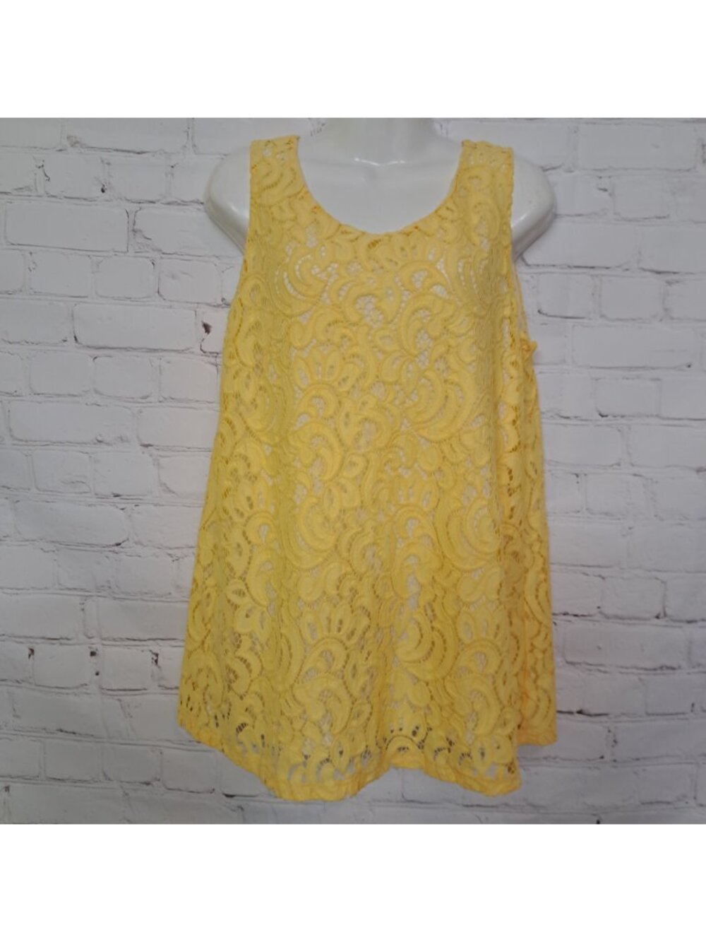 Charter Club Lace Lined Sleeveless Top Blouse  Size Medium